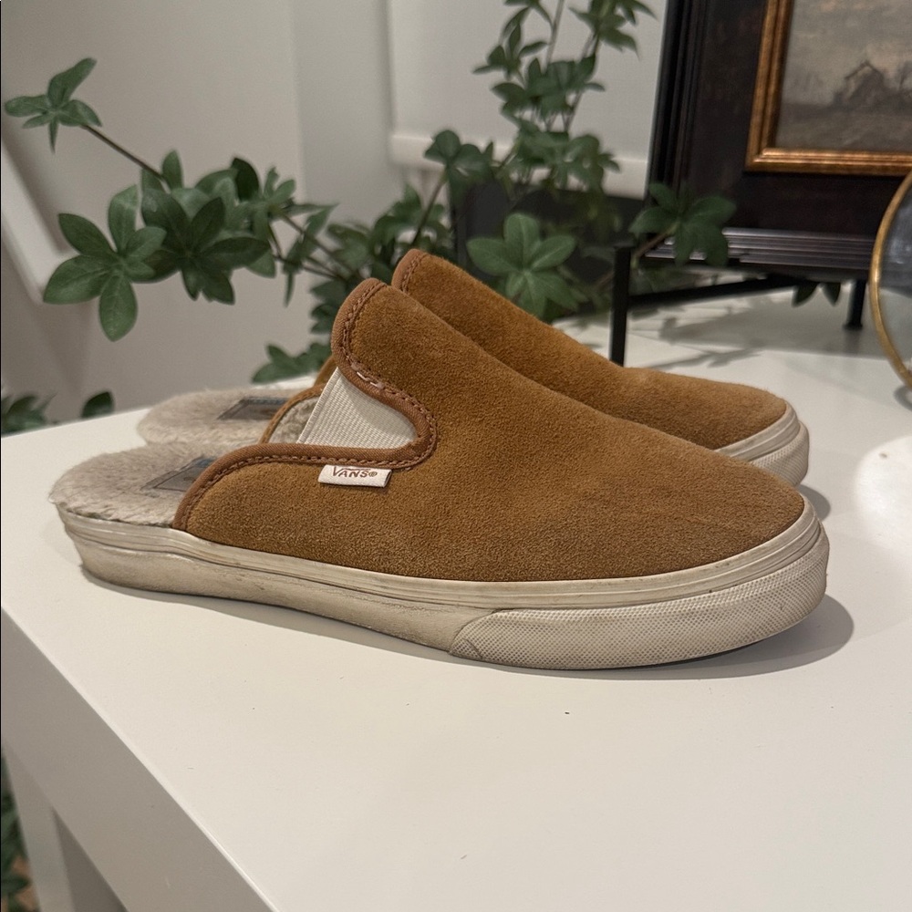 Vans Slip on’s - women 6